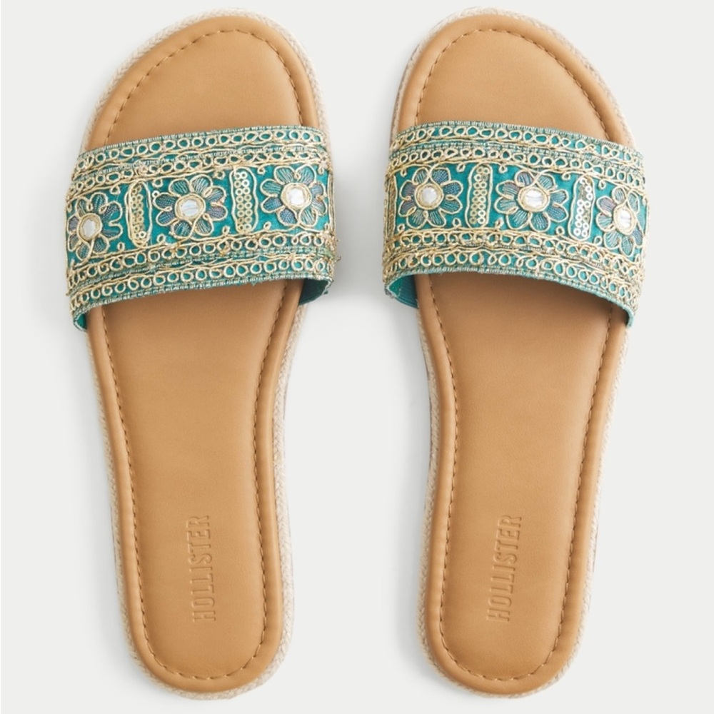 Hollister Women’s Embellished Embroidery Slides - Size 8 - NWT